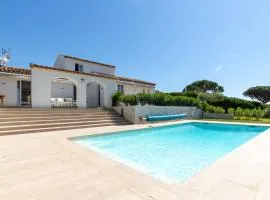 Beautiful Provencal villa, sea view, beach access