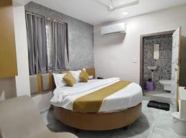 Hotel Metro, hotel em Himatnagar