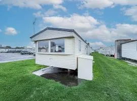 Lovely 8 Berth Caravan For Hire In Essex At Naze Marine Park Ref 17181P