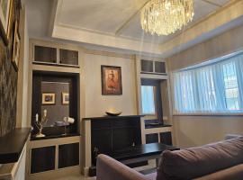 Tastefully decorated modern home, hotel i Nantwich