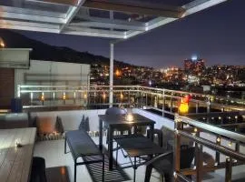 빈스하임 HBC - Traditional & Modern House! Party and Relax at Namsan's Best Sunrise & Night view spot Rooftop