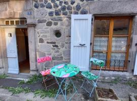 grand studio douillet et lumineux vue sur la vallée, hotel v Muratu