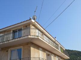 Villetta con giardino in contesto riservato non lontana dal mare BEL01, hotel a Agrustos