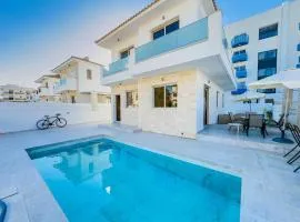 Pierre 9 Villa - Private Pool, Jacuzzi, Seaview