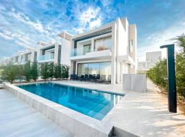 Azure Villas by Marc, hotel en Paralimni