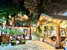 Nhà Sàn Bên Suối