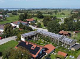 Das Exter - modernes Self Check-in Hotel am Chiemsee, hotel em Übersee