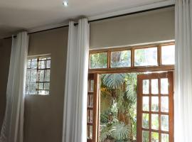 Cozy Ensuite Borrowdale, Hotel in Harare