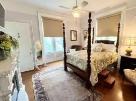 Wisteria Suite -The Belvedere Inn