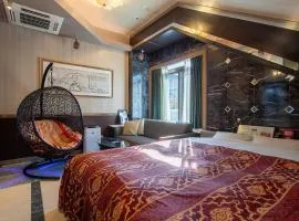 Charme, Romantic Hideaway in Central Tokyo