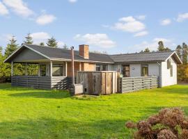 3 Bedroom Amazing Home In Otterup, spa hotel in Hasmark