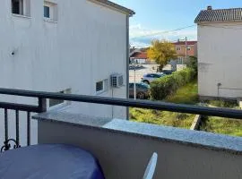 Cozy Apartment In Vir With Wifi