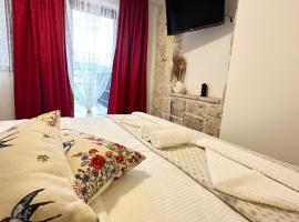Rooms Malo More Trogir, hotel u Trogiru