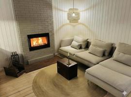 Charming Cottage Near Heatherhill With Jacuzzi, spahotel i R&aring;geleje