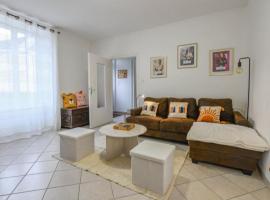 Aux deux cheminées、Cherveyのホテル