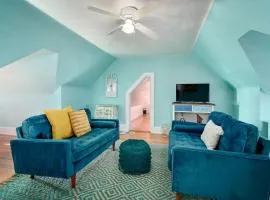 Birdhouse • Attic Harry Potter Door • Capitol Side