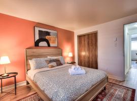 Free Parking! Montreal Adventure Home - Modern & Spacious Comforts!, hotel a Montréal