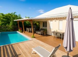 KazaFelicia-Villa avec piscine privée et vue mer, ξενοδοχείο σε Petit-Bourg
