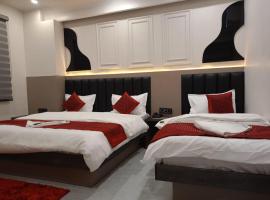 Hotel Grand C & G at Central Delhi New Delhi, hotel v destinaci Jāmb