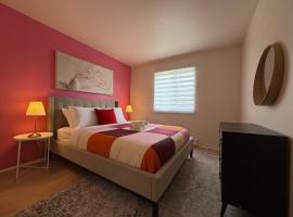 Montreal & Free Parking Comfy Cozy Pierrefonds Apts, hotel en Montreal