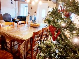 Ornolac Ari&egrave;ge Maison spacieuse avec jardin, id&eacute;ale familles & amis, vila di Ornolac-Ussat-les-Bains