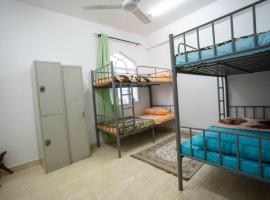 Mozna Hostel, хотел в Маскат