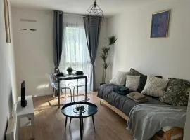 Studio cosy Gare à 1 min Accès Paris rapide
