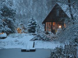 Pond View Cabin, hotel cu căzi cu hidromasaj din Būda