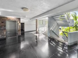 Condado Studio with Pool Walk to Beach n Dining