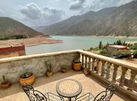 lake view, comfortable artistic design