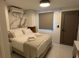 NOBBY SKIATHOS LUXURY APARTMENTs, hotel in Skiathos Town