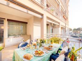 LAKE VIEW 20 - Lake Escape with Spectacular Terrace, 50 m from the Lake, hotel a Sarnico