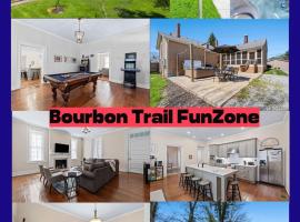 Holiday Bourbon Trail Family FUN-ZONE! Hottub! Arcade Games! Pool Table! Locally Owned Historic Pope House! 3900sqft! Right Outside of Bardstown!, hotel a Springfield