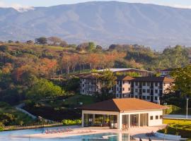 3 bedrooms apartment Mountain view Infinity pool, hotel v destinaci Grecia