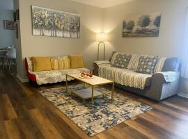 Peaceful Cozy Apartment in the Heart of Valdosta, hotel in Valdosta