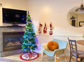 G222 Family Fun- MTN View Stay, Water slide, Pool, Hot Tub, Free Parking