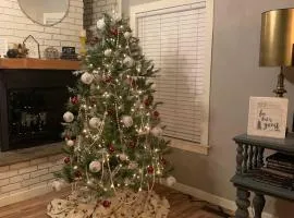 #StayInMyDistrict Historic Charming Bungalow