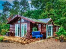 Alpaca Farm- Valley Views- Sleeps 4- Parking- Pets