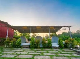 Dandeli Lake leaf - Dandeli Resort