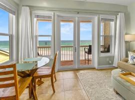 Leeward 1 7 l Beachfront Condo with Stunning Views of the Water l Bike to Seaside، فندق في Watersound Beach