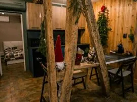 Hide Hub Guest Apart