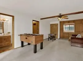 Vivienda De Osos Walk to the Lake Spacious Fawnskin Retreat Chalet