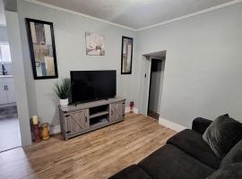 Central Apartment, Steps from the Park, hotel a Oswego