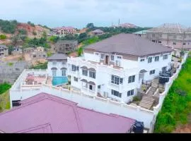 Menson Mansion - Your home away from home