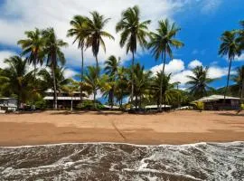 Playa de Oro Lodge