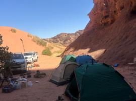 Sleeping amidst the natural beauty of Wadi Rum, and living like a Bedouin，位于亚喀巴的酒店