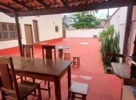 Sobrado espaçoso no Itaguá bem localizado