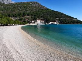 1 Bedroom Amazing Apartment In Drvenik, hotel i Drvenik