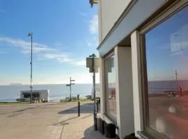 Sunray House - Sea View, 20m from the Beach