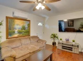 5 Mi to Coast Centrally Located Long Beach Home!